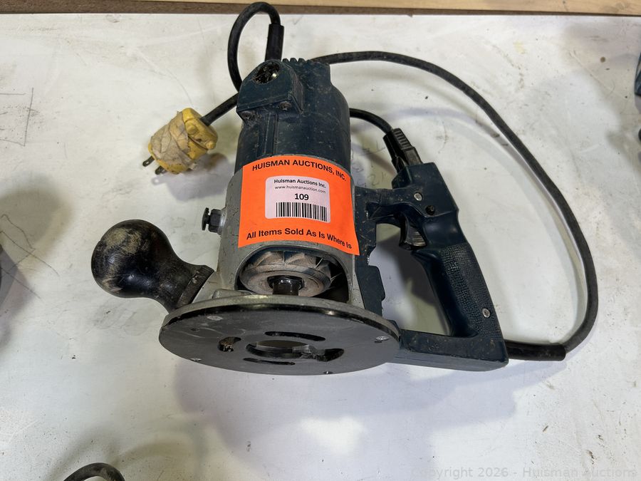 Bosch Model 1606 Router