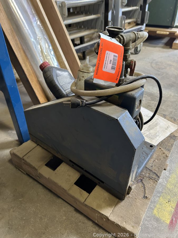 Welch Duo-Seal Vacuum Pump w/ Vacuum Bag