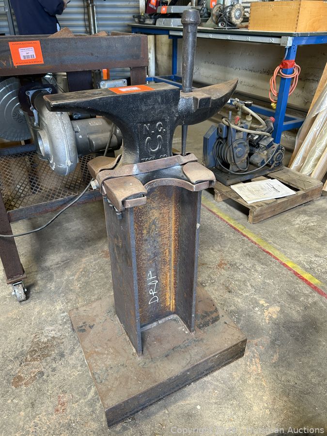 19" Anvil w/ Stand