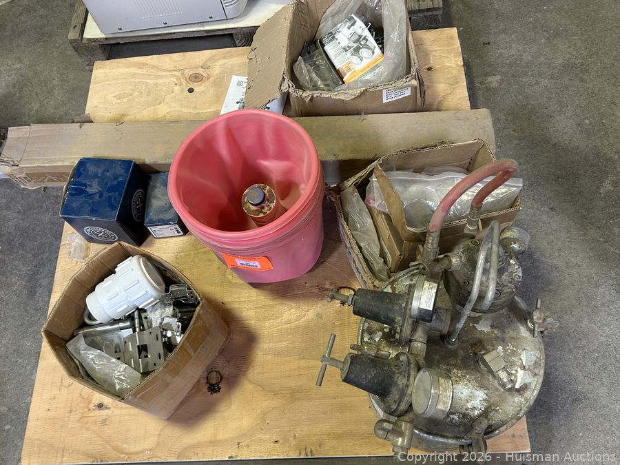 Lacquer Paint Pot w/ Mixer, Extra Pots & Cabinet of Parts