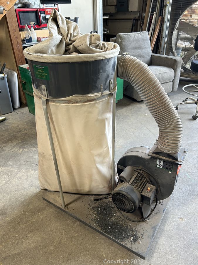 Central Machinery 2HP Dust Collector